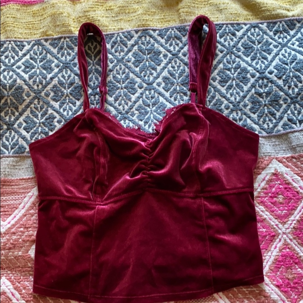 RED VELVET CROP TOP